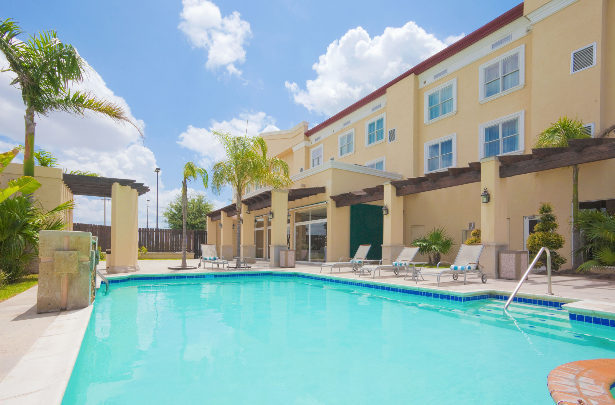 Holiday Inn Reynosa Industrial Poniente, an IHG Hotel Exterior foto